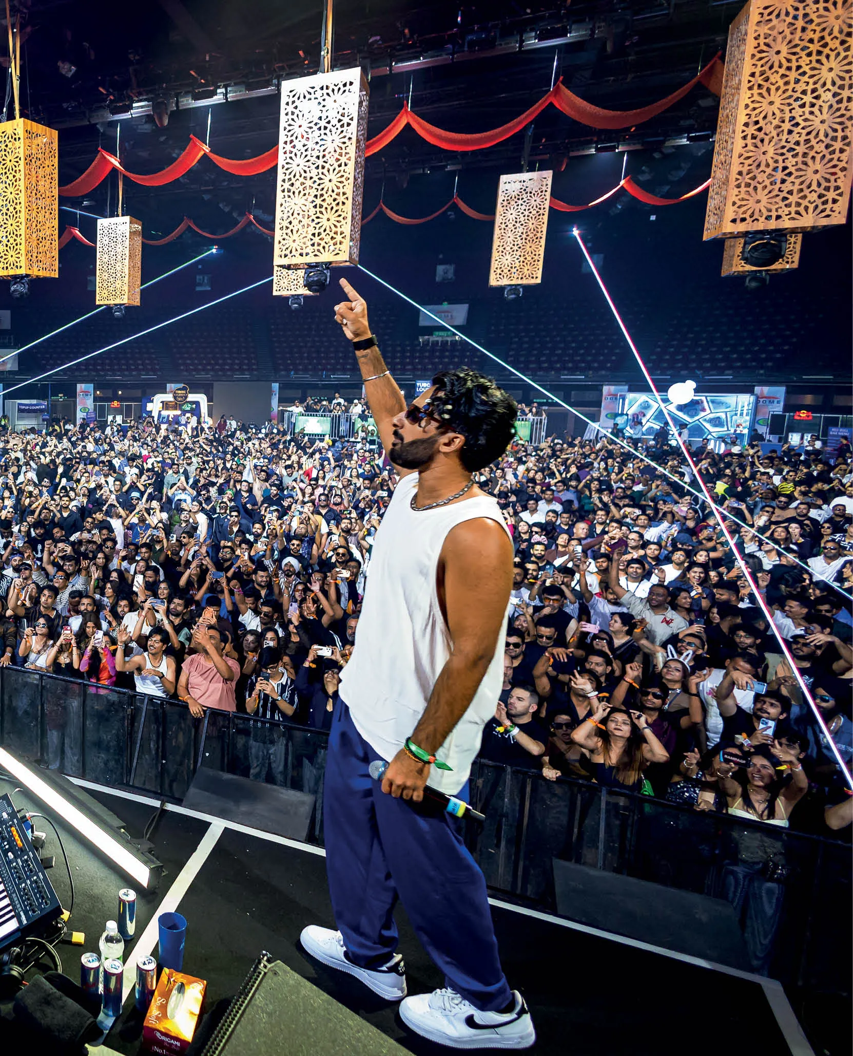 Kahani and Kunal Merchant mid-set at Dome SVP, Mumbai