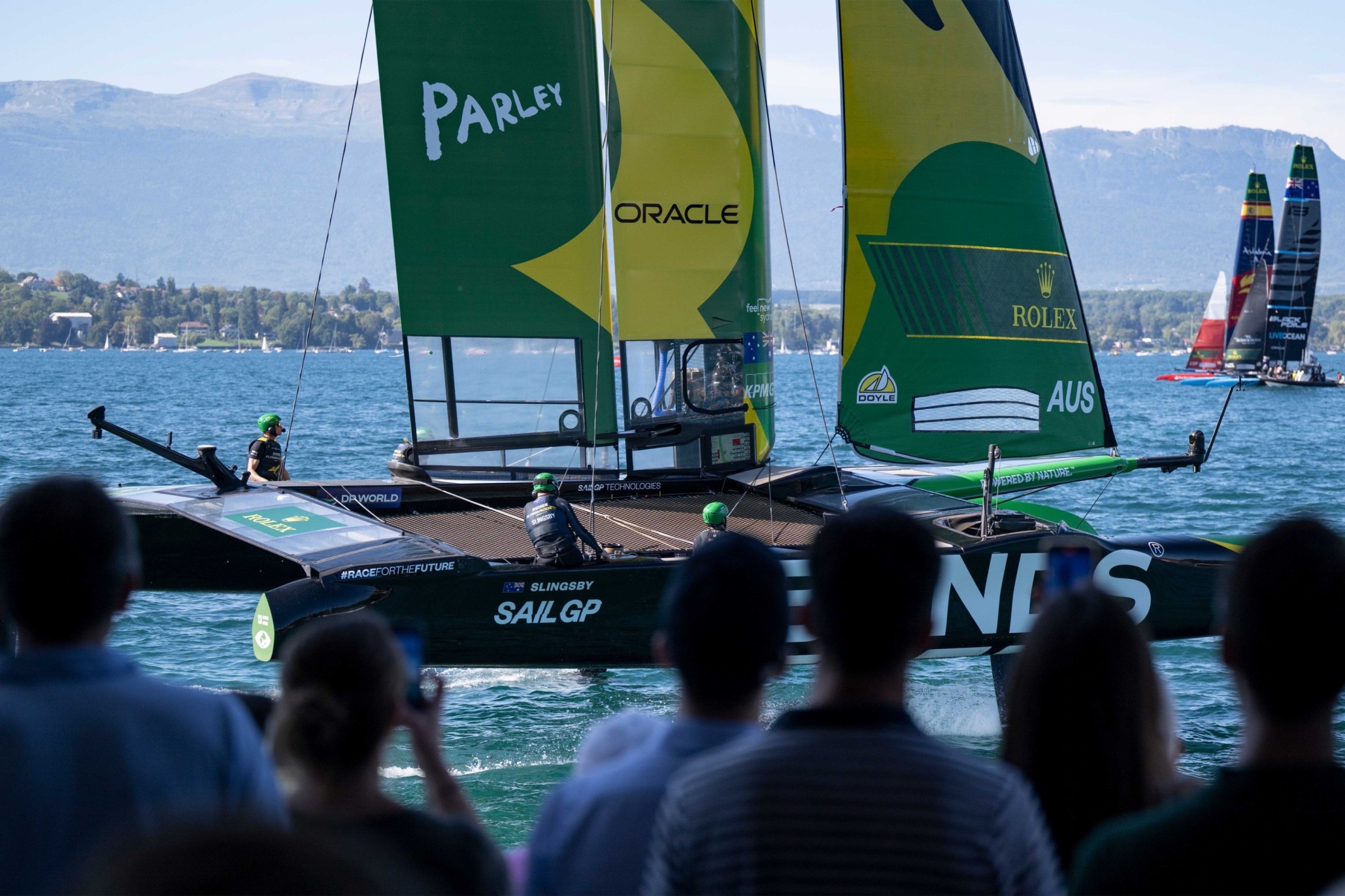 ROLEX TESTIMONEE TOM SLINGSBY RACES CLOSE TO THE SHORE OF LAKE GENEVA ©Rolex,Jason Ludlow for SailGP (1) (1)