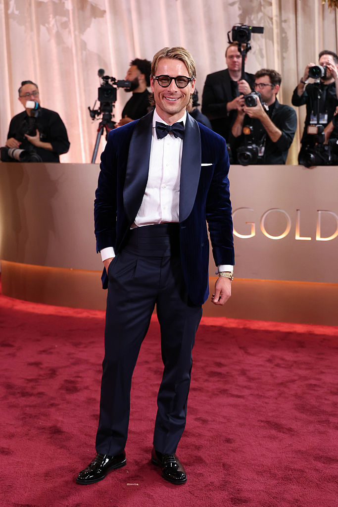 Glen Powell Golden Globes 2026 Red Carpet Look