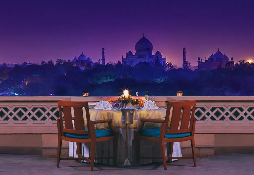 balcony_dinner