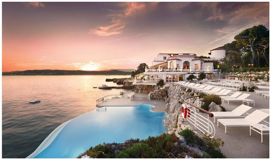 summer hotels to escape the crowd