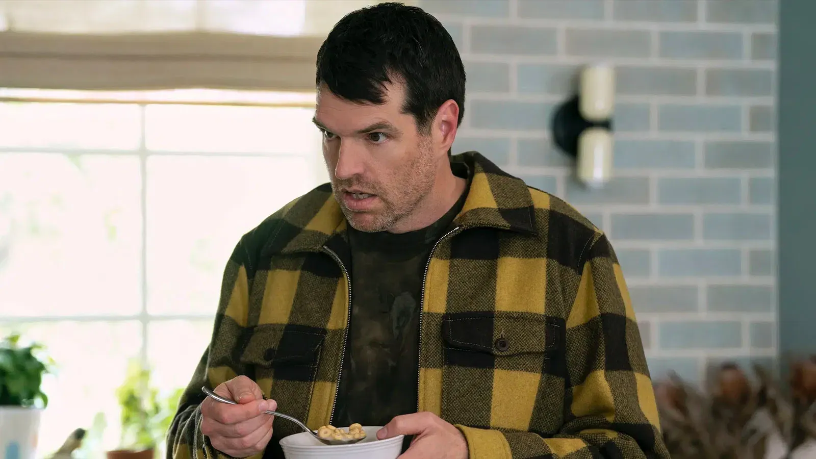 Sasha Roklov in Nobody Wants This