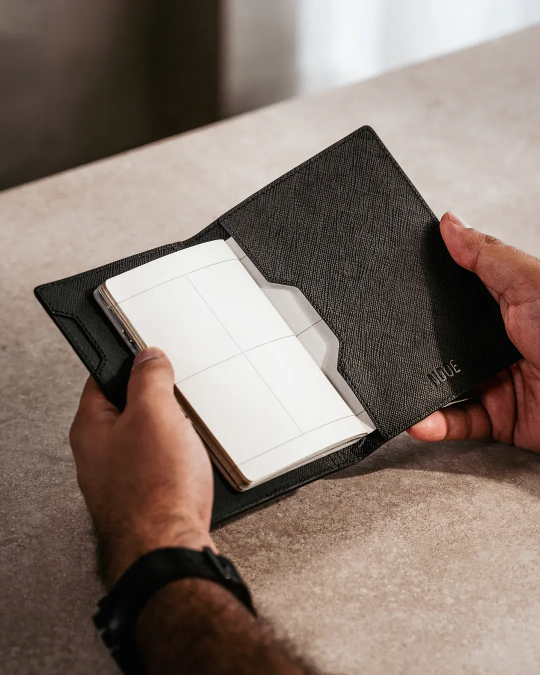 Nooe Seek Passport Wallet