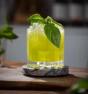 thai basil gimlet